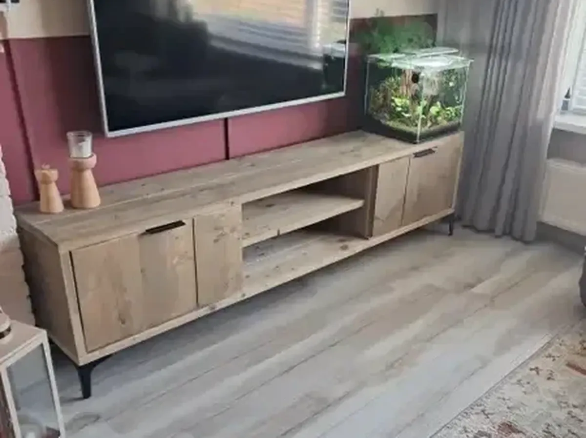 Kapstokken en wandplanken door HOUT & HUIS in Heerenveen